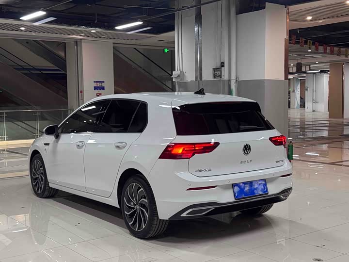 Фото 5 - Volkswagen Golf