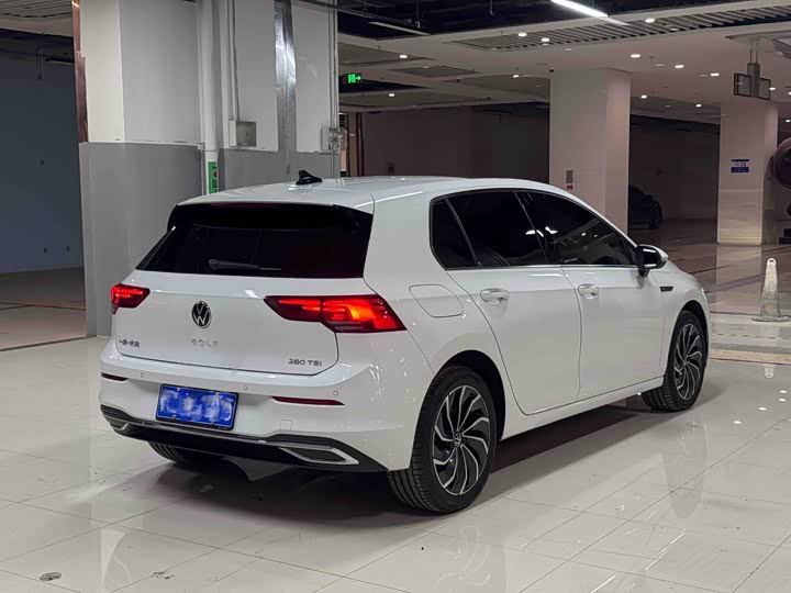 Фото 7 - Volkswagen Golf