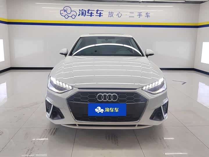 Фото 2 - Audi A4L