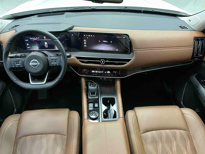 Фото 2 - Nissan Pathfinder