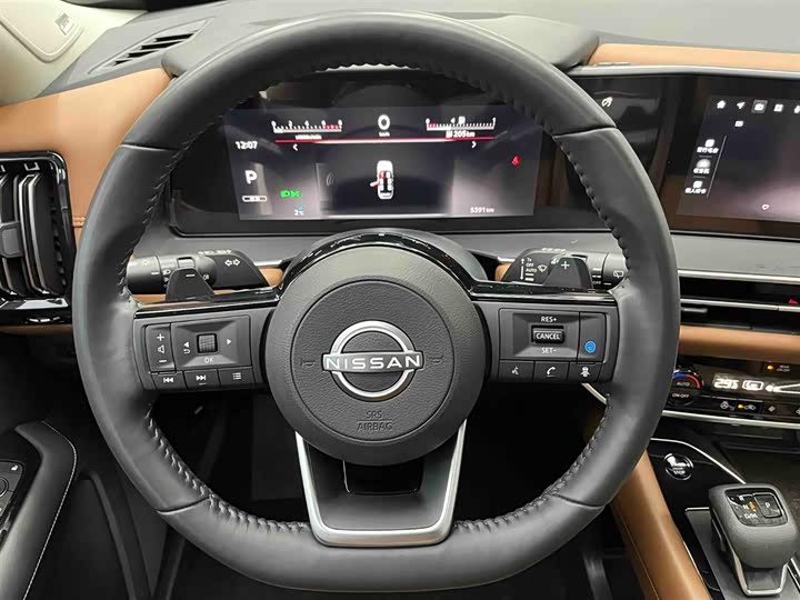 Фото 3 - Nissan Pathfinder