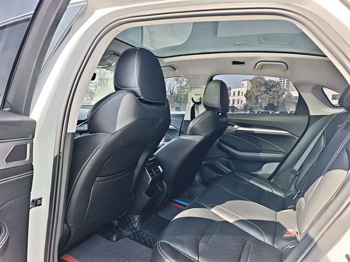 Фото 5 - Geely Preface