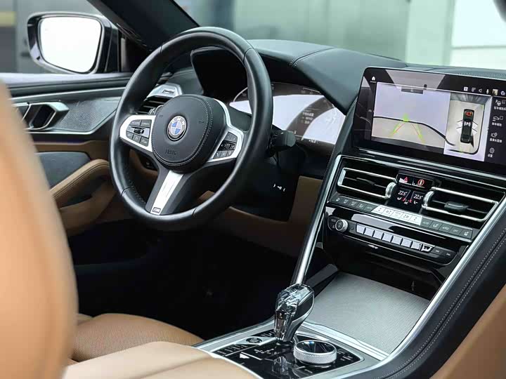 Фото 4 - BMW 8 Series