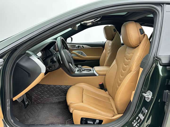 Фото 7 - BMW 8 Series