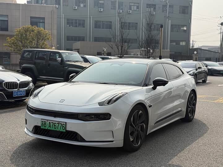 Фото 1 - Zeekr 001