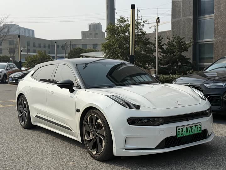 Фото 3 - Zeekr 001