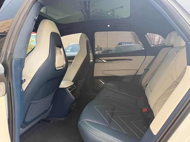 Фото 5 - Zeekr 001