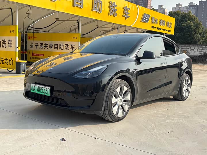 Фото 1 - Tesla Model Y