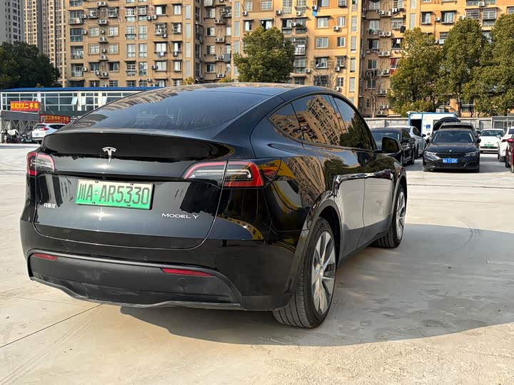 Фото 8 - Tesla Model Y