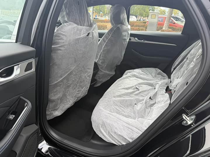 Фото 8 - Geely Preface