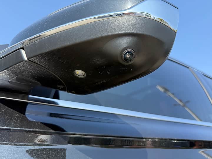 Фото 9 - Geely Monjaro