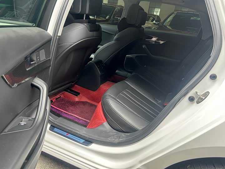 Фото 6 - Audi A4L