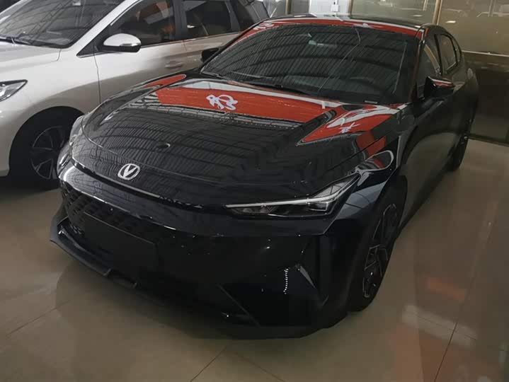 Фото 1 - Changan UNI-V Hybrid