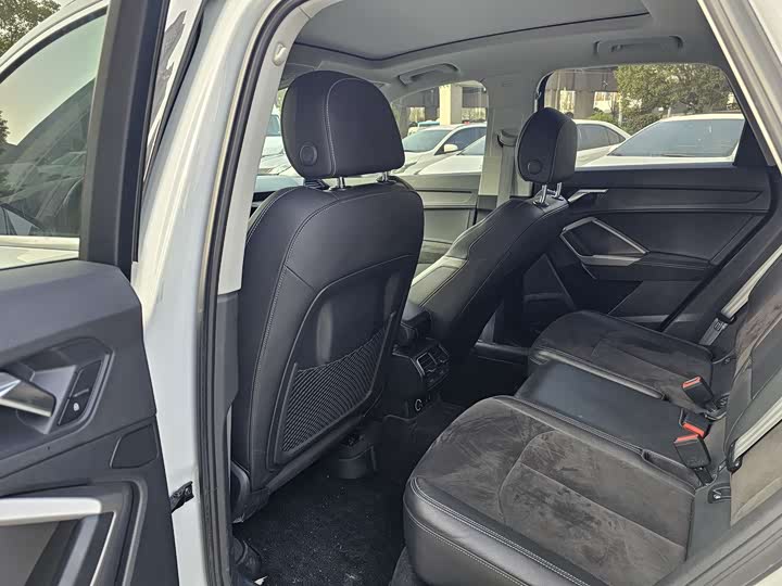 Фото 7 - Audi Q3