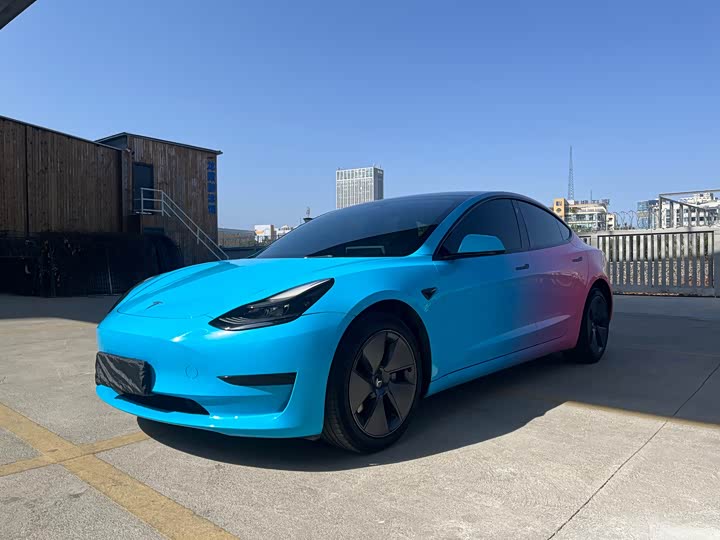 Фото 1 - Tesla Model 3