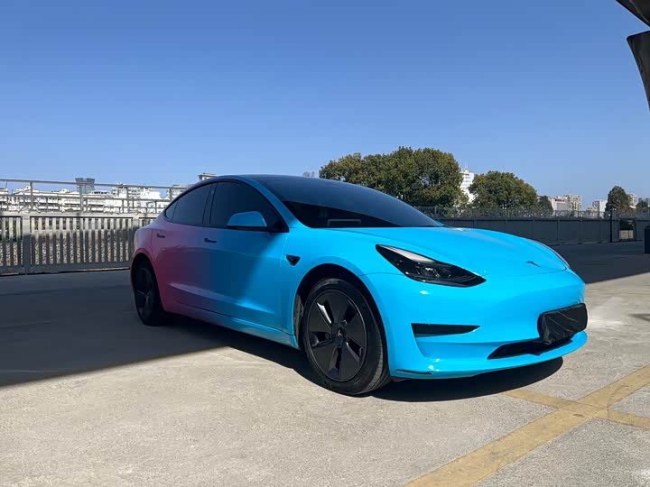 Фото 2 - Tesla Model 3
