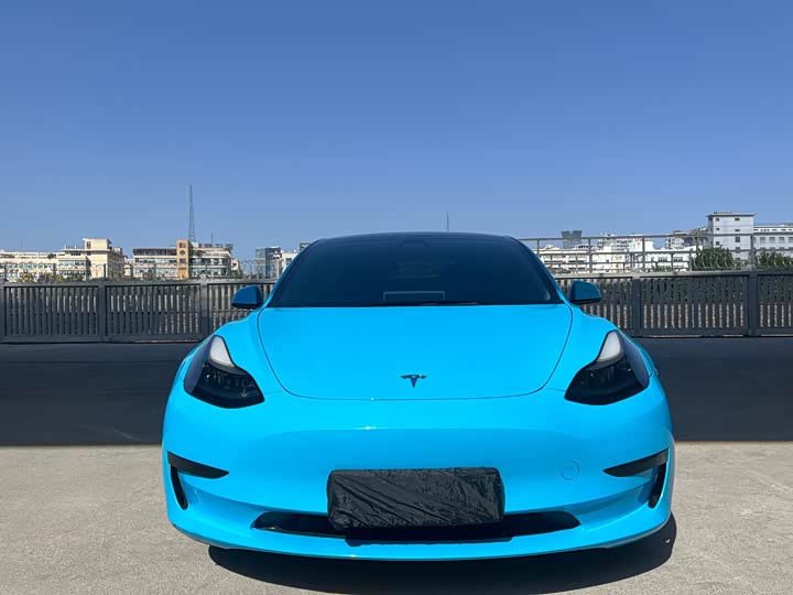 Фото 3 - Tesla Model 3