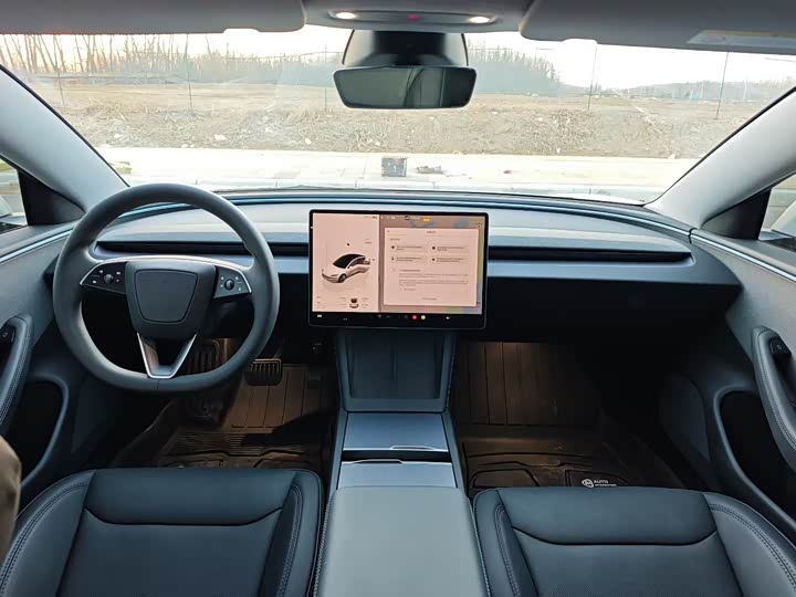 Фото 5 - Tesla Model 3