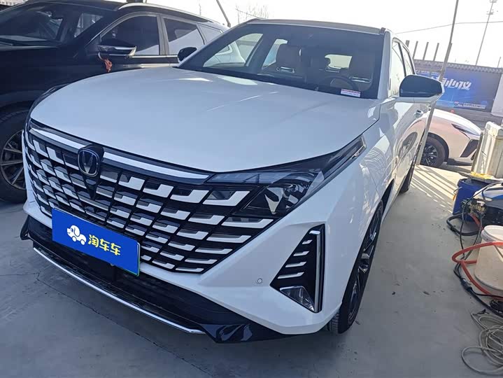 Фото 1 - Changan UNI-Z Hybrid