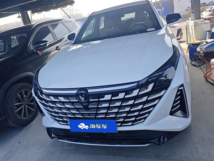 Фото 2 - Changan UNI-Z Hybrid