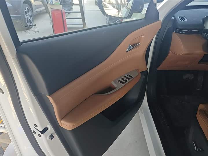 Фото 7 - Changan UNI-Z Hybrid