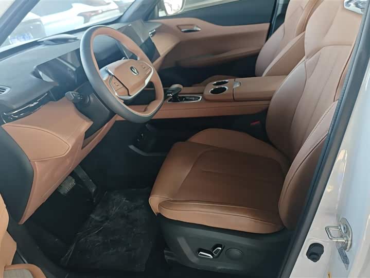 Фото 9 - Changan UNI-Z Hybrid