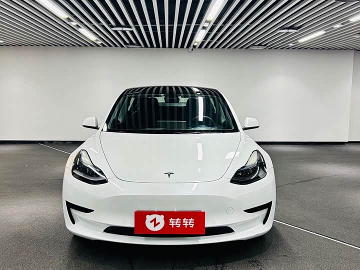 Фото 2 - Tesla Model 3