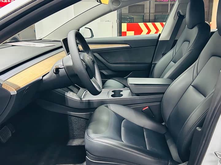 Фото 7 - Tesla Model 3