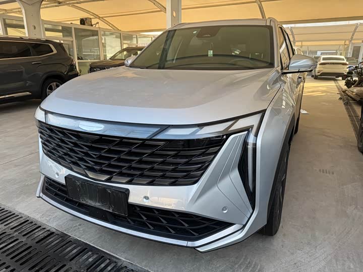 Фото 1 - Geely Atlas L