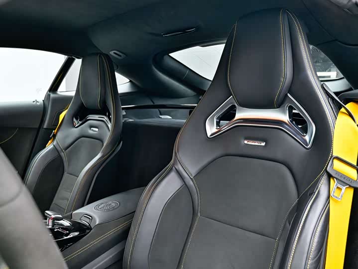 Фото 9 - Mercedes-Benz AMG GT