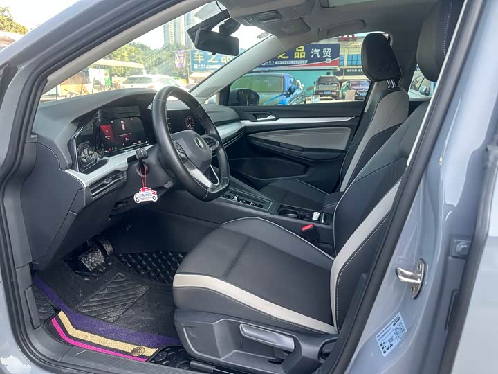 Фото 4 - Volkswagen Golf