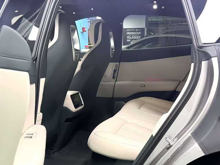 Фото 8 - Xiaomi YU7