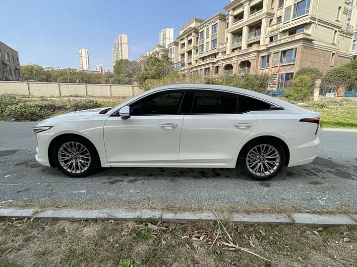 Фото 9 - Bestune B70