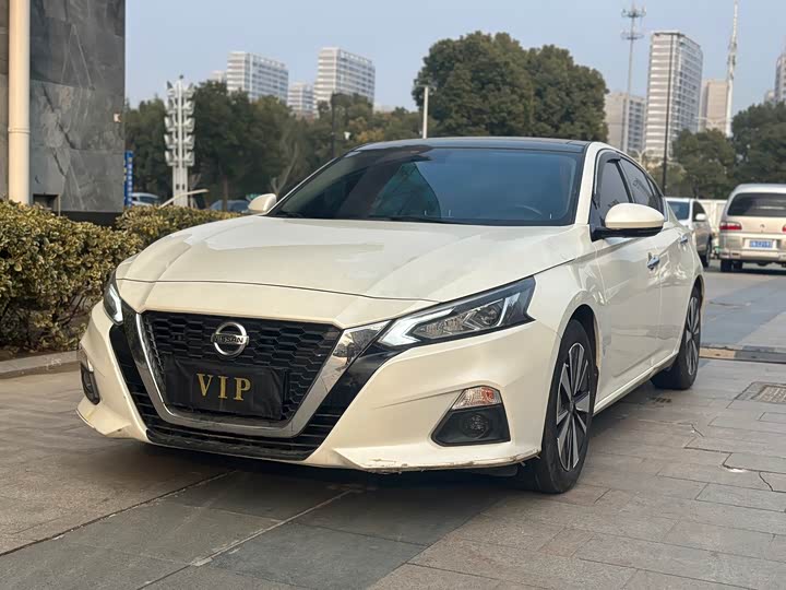 Фото 1 - Nissan Teana