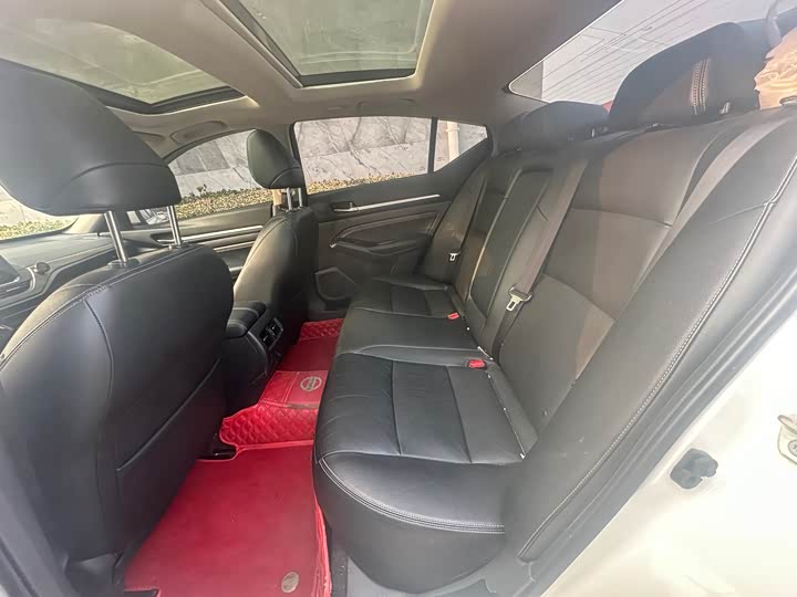 Фото 9 - Nissan Teana