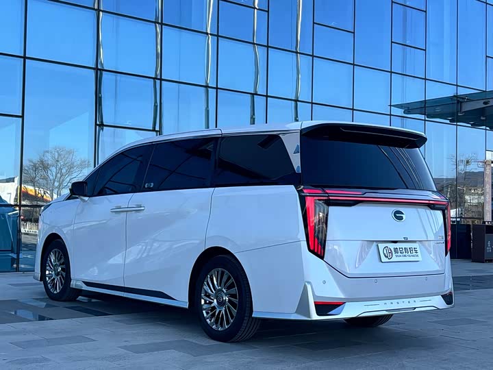 Фото 4 - GAC Trumpchi M8