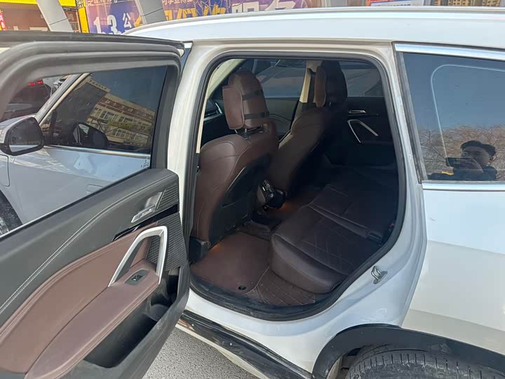 Фото 4 - BMW iX1