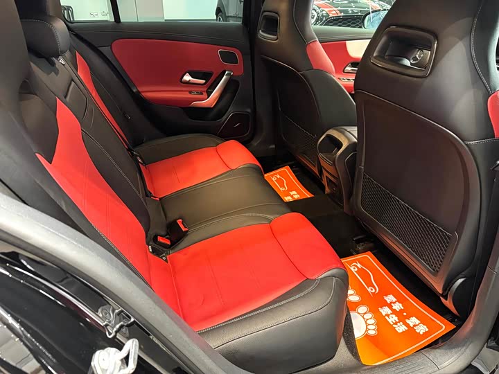 Фото 9 - Mercedes-Benz A-Class AMG