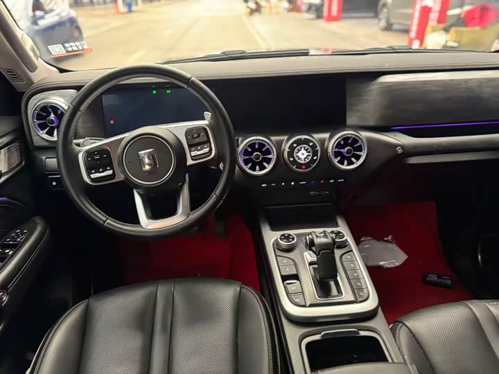 Фото 6 - Tank 300