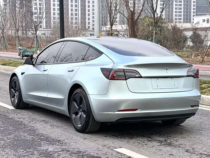 Фото 6 - Tesla Model 3