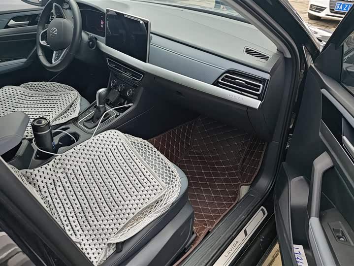 Фото 8 - Volkswagen Lavida