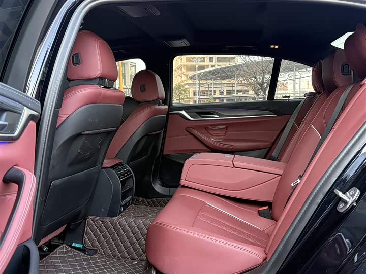 Фото 5 - BMW 5 Series