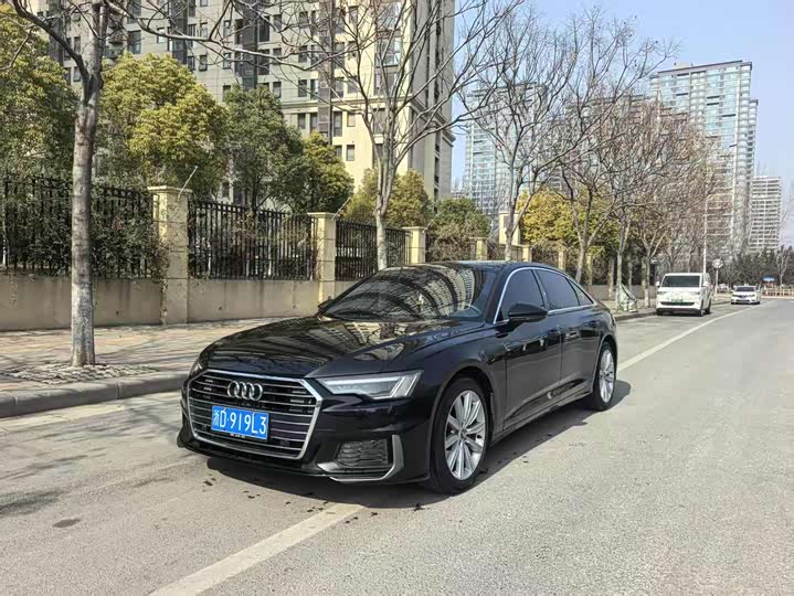 Фото 2 - Audi A6L