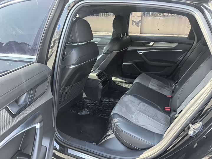 Фото 5 - Audi A6L