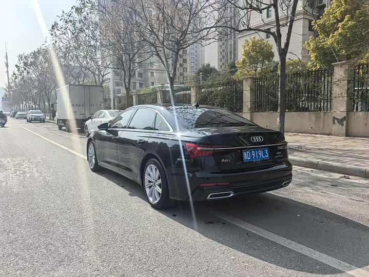 Фото 8 - Audi A6L