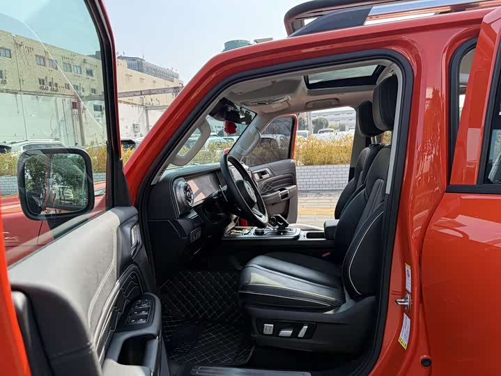 Фото 4 - Tank 300