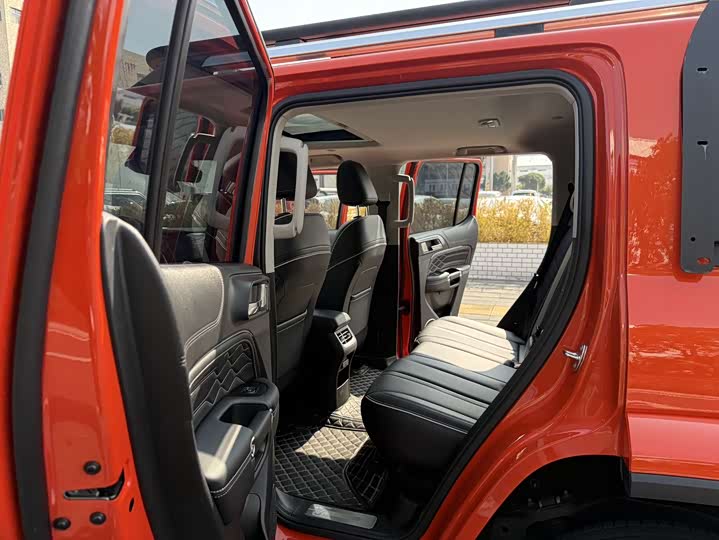 Фото 5 - Tank 300