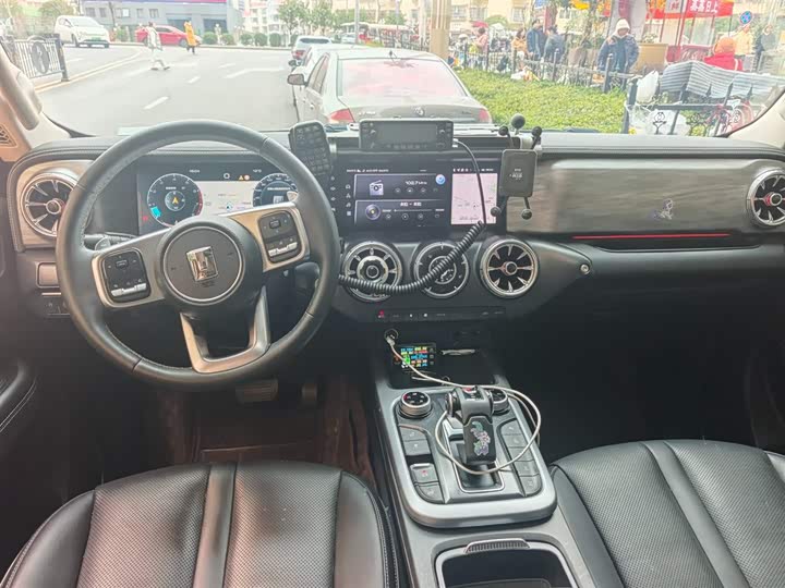 Фото 4 - Tank 300