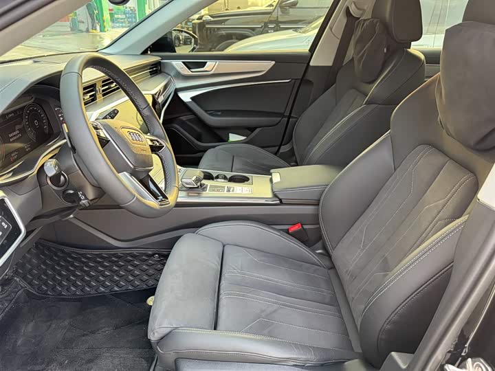 Фото 2 - Audi A6