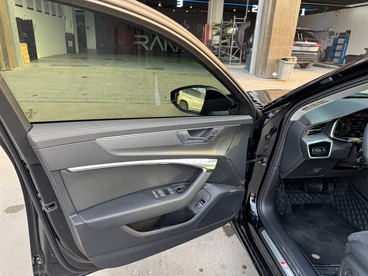 Фото 7 - Audi A6